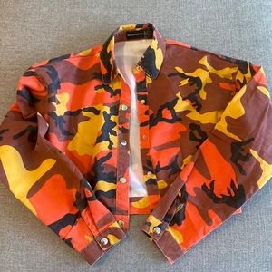 PrettyLittleThing | camo cropped jacket